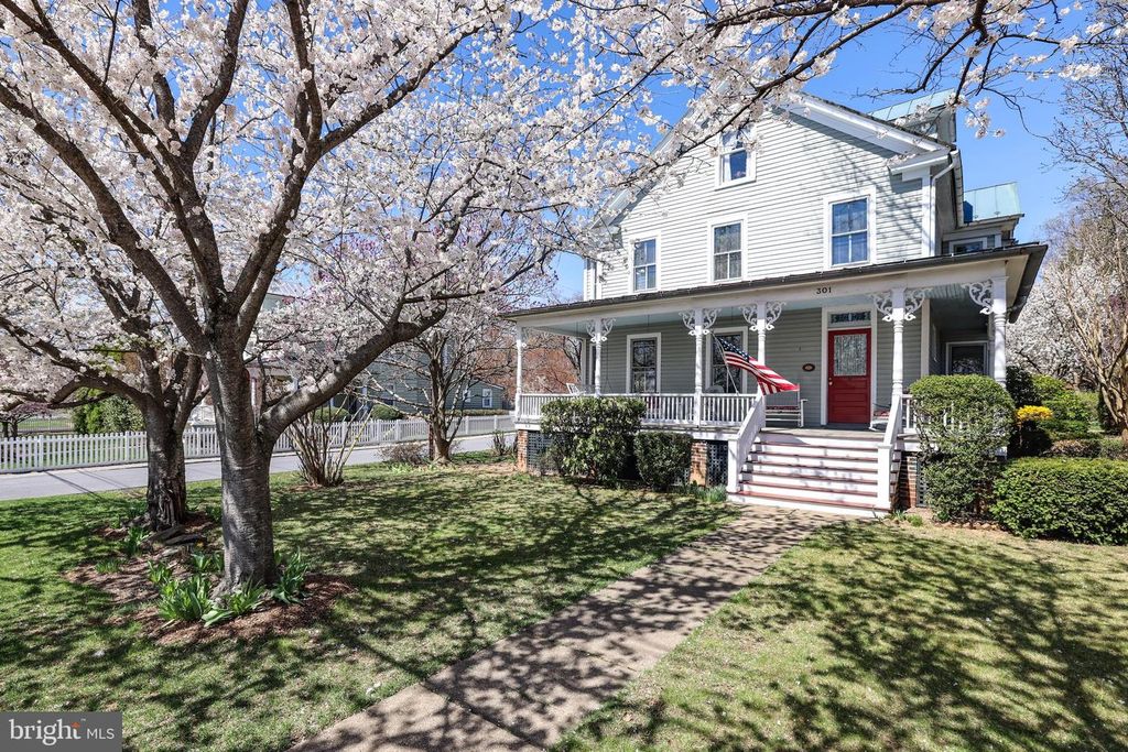 301 E MAIN ST, Purcellville, VA 20132