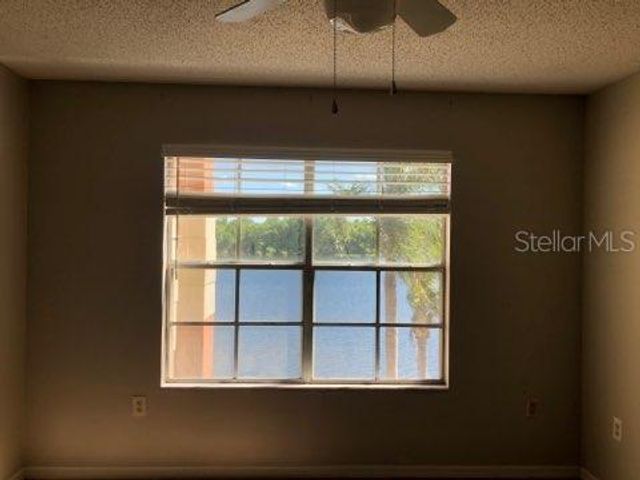 1939 SUMMER CLUB DRIVE 215, Oviedo, FL 32765