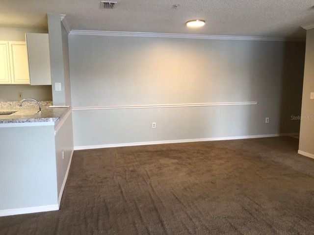 1939 SUMMER CLUB DRIVE 215, Oviedo, FL 32765