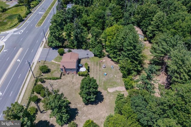 3425 WEST OX RD, Herndon, VA 20171