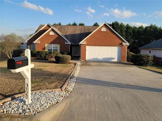 3520 Stagecoach Pass, Ellenwood, GA 30294