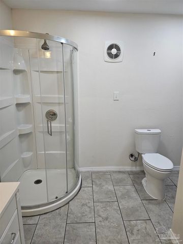 9775 N Loop Rd APT 1, Pensacola, FL 32507