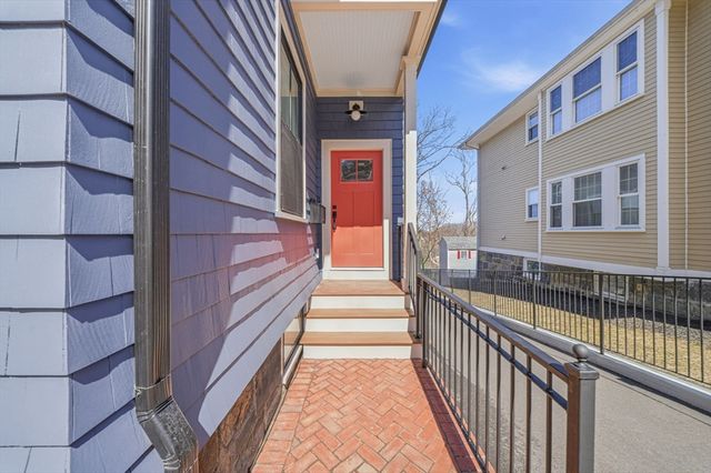197 Winchester St 197, Brookline, MA 02446