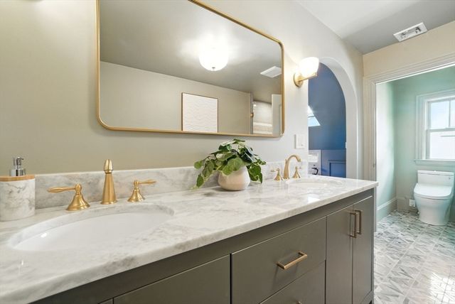 197 Winchester St 197, Brookline, MA 02446