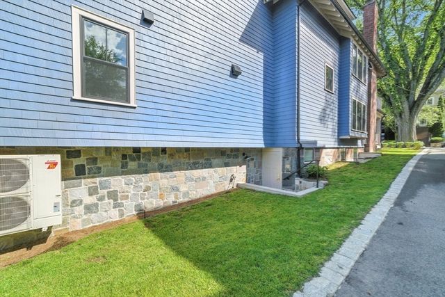 197 Winchester St 197, Brookline, MA 02446