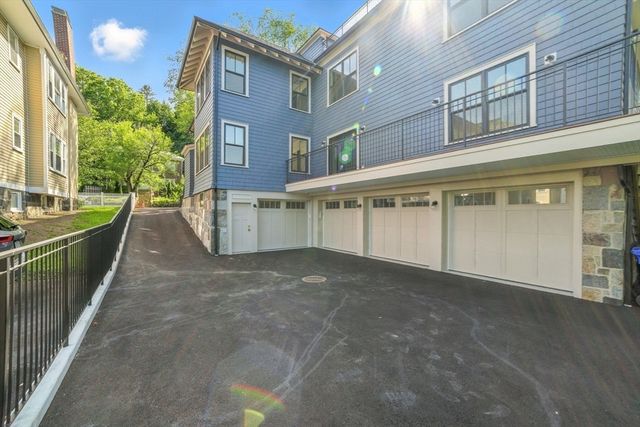 197 Winchester St 197, Brookline, MA 02446
