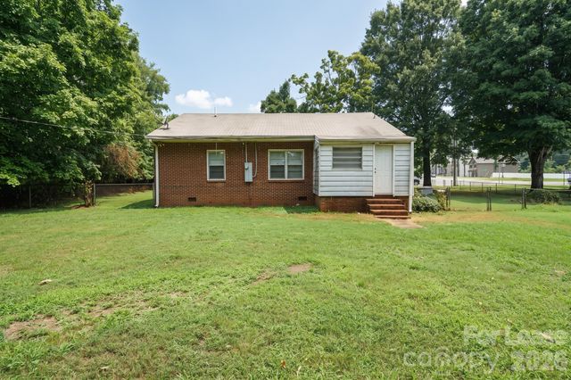 7122 Mallard Creek Road, Charlotte, NC 28262