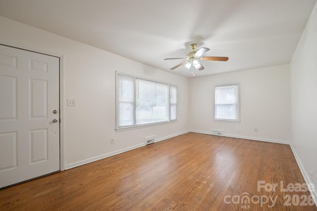 7122 Mallard Creek Road, Charlotte, NC 28262