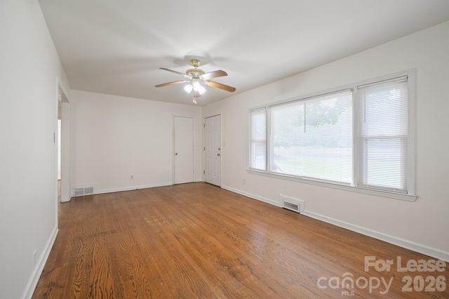 7122 Mallard Creek Road, Charlotte, NC 28262