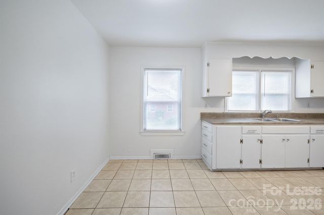 7122 Mallard Creek Road, Charlotte, NC 28262