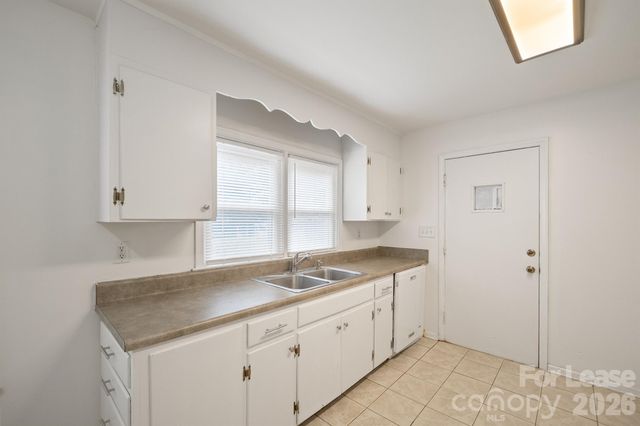 7122 Mallard Creek Road, Charlotte, NC 28262