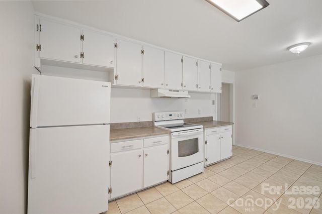 7122 Mallard Creek Road, Charlotte, NC 28262