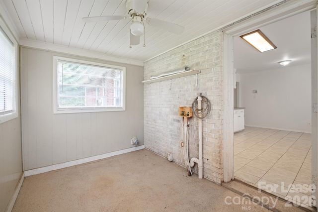 7122 Mallard Creek Road, Charlotte, NC 28262