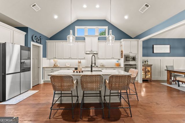 686 Lake Crest Drive, Jefferson, GA 30549