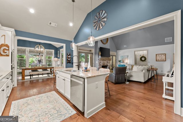 686 Lake Crest Drive, Jefferson, GA 30549