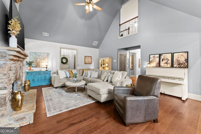 686 Lake Crest Drive, Jefferson, GA 30549