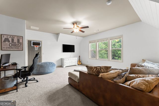 686 Lake Crest Drive, Jefferson, GA 30549