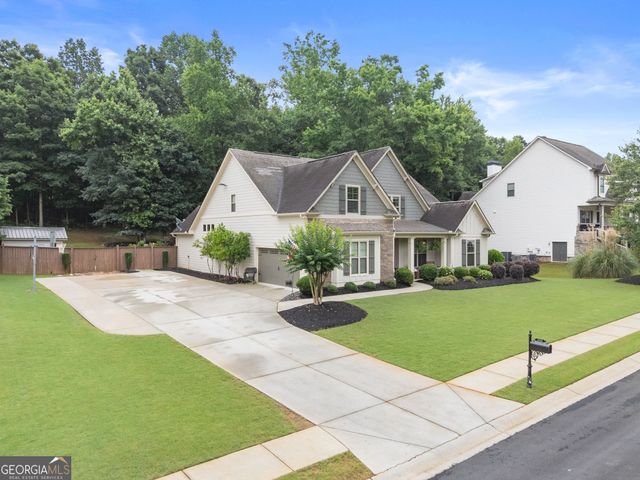 686 Lake Crest Drive, Jefferson, GA 30549