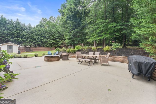 686 Lake Crest Drive, Jefferson, GA 30549