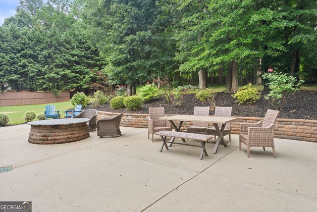686 Lake Crest Drive, Jefferson, GA 30549