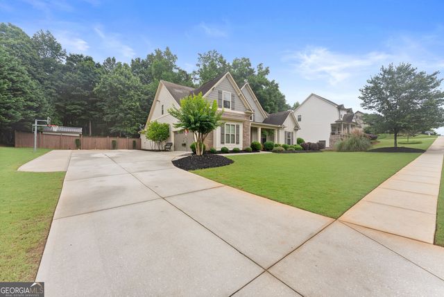 686 Lake Crest Drive, Jefferson, GA 30549