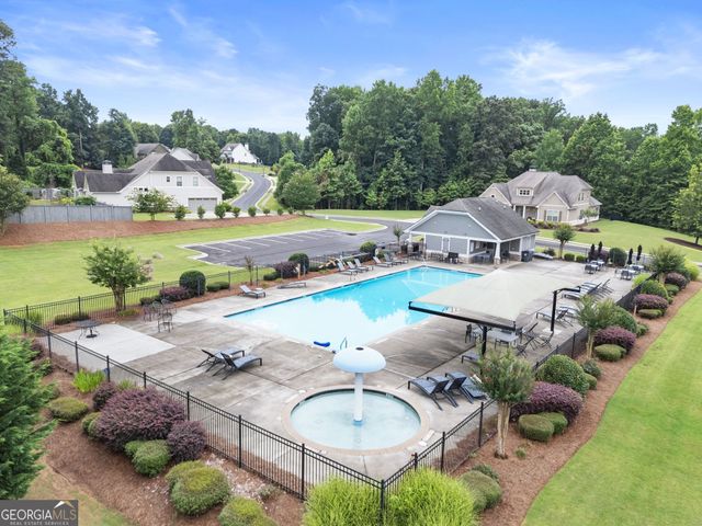 686 Lake Crest Drive, Jefferson, GA 30549