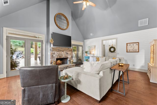686 Lake Crest Drive, Jefferson, GA 30549