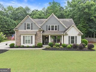 686 Lake Crest Drive, Jefferson, GA 30549