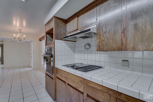 205 Haggin Street, Bakersfield, CA 93309