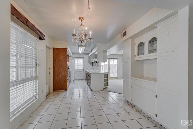 205 Haggin Street, Bakersfield, CA 93309