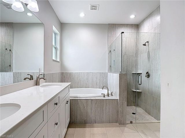 594 31st ST NW, Naples, FL 34120