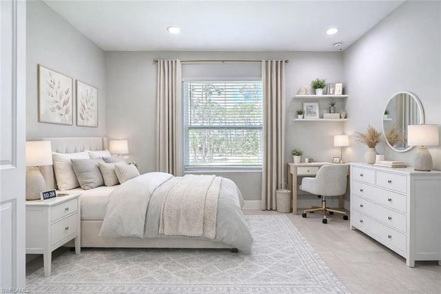 594 31st ST NW, Naples, FL 34120