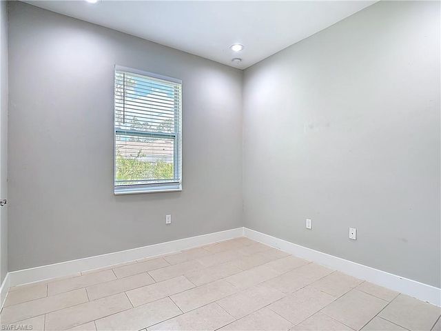 594 31st ST NW, Naples, FL 34120