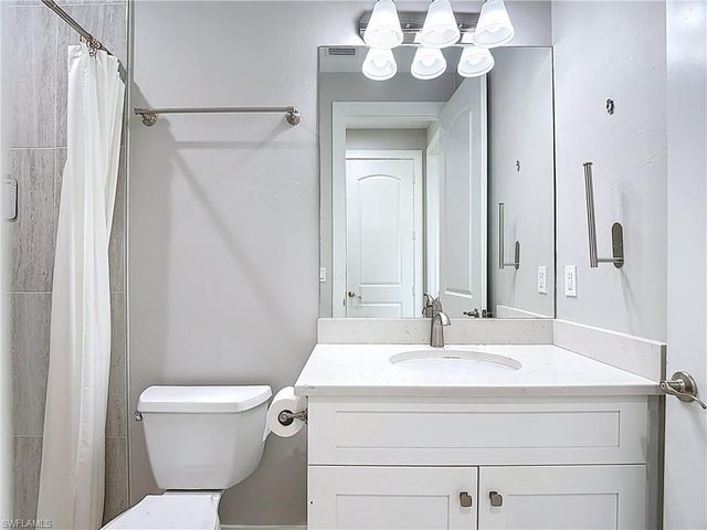 594 31st ST NW, Naples, FL 34120