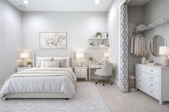 594 31st ST NW, Naples, FL 34120