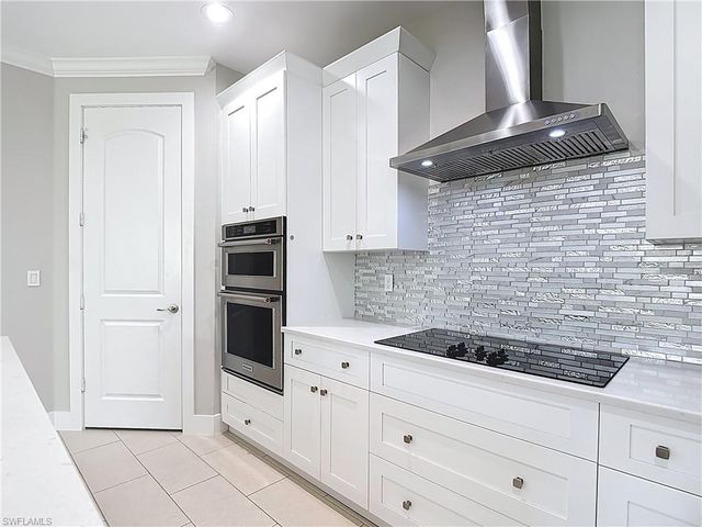 594 31st ST NW, Naples, FL 34120