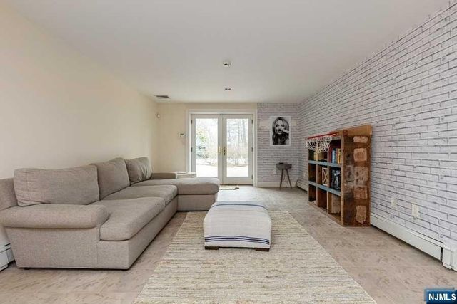218 Truman Drive, Cresskill, NJ 07626
