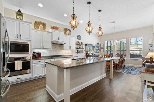 7986 Majestic Cypress Dr, Milton, FL 32583