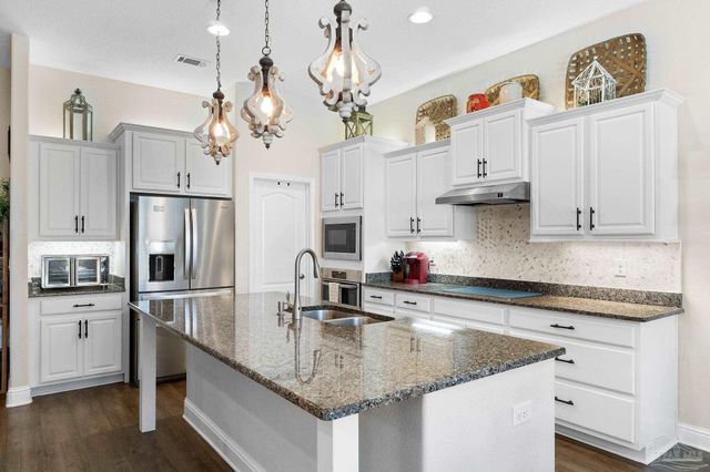 7986 Majestic Cypress Dr, Milton, FL 32583