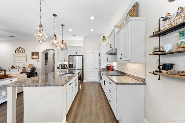 7986 Majestic Cypress Dr, Milton, FL 32583