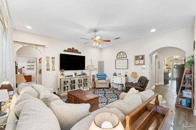 7986 Majestic Cypress Dr, Milton, FL 32583