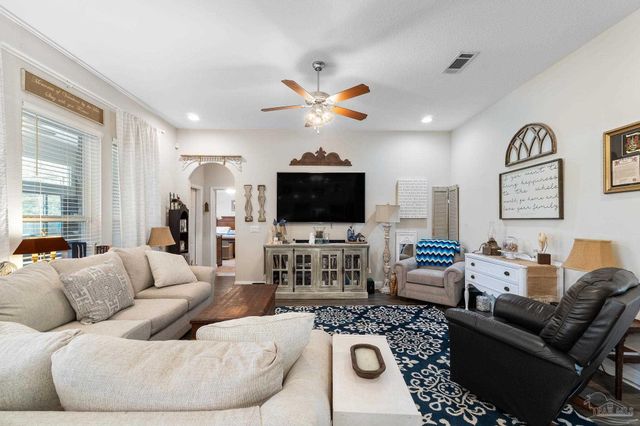 7986 Majestic Cypress Dr, Milton, FL 32583