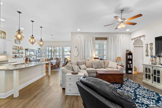 7986 Majestic Cypress Dr, Milton, FL 32583