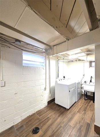 10049 Inkster Rd., Livonia, MI 48150