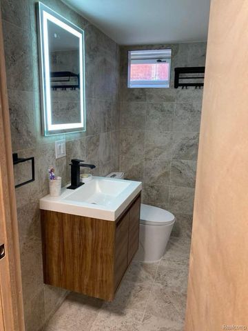 10049 Inkster Rd., Livonia, MI 48150