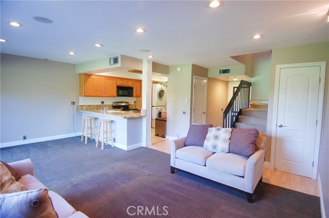 718 Calle Bahia, San Clemente, CA 92672