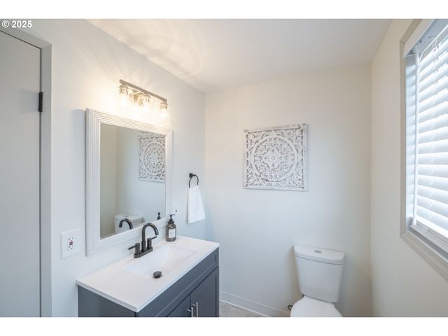 5015 Ne AUBURN Rd, Salem, OR 97317