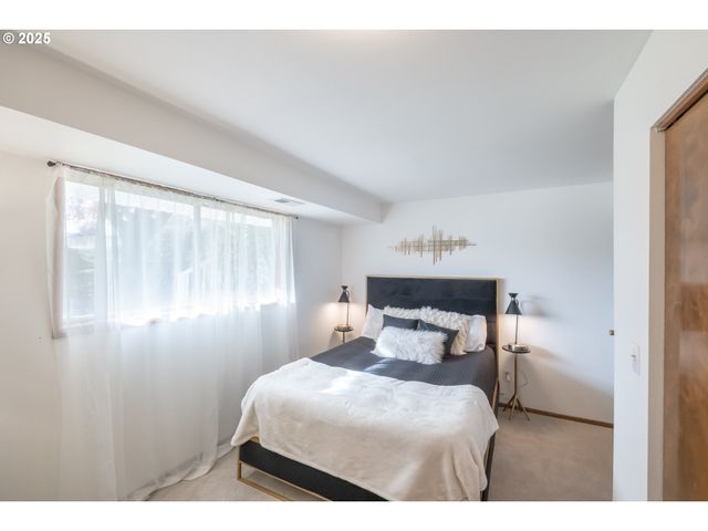 5015 Ne AUBURN Rd, Salem, OR 97317