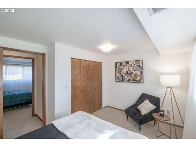 5015 Ne AUBURN Rd, Salem, OR 97317