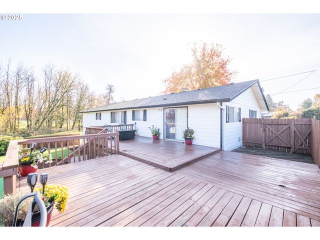 5015 Ne AUBURN Rd, Salem, OR 97317